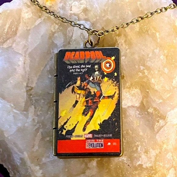 Other - Vintage Style Deadpool Marvel Classic Comic Book Necklace-18in Bronze Chain -New